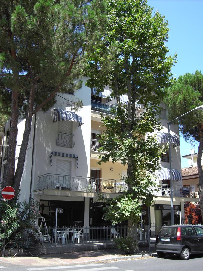Residence Monaco Appartamenti Rimini Exteriör bild